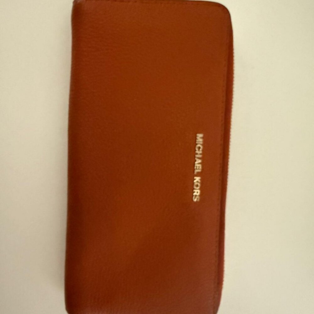 Pre-Owned Michael Kors Jet-Set Travel Wallet - Picture 2 of 11